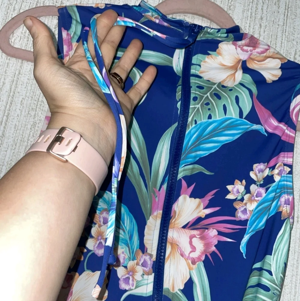 NWT Hobie Size Medium Once piece Swimsuit Zippered Back Blue Floral